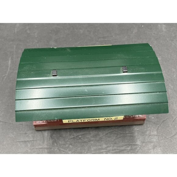 Dept 56 Victoria Station Train Platform Retired 5575-1 Heritage Village W/Box - Picture 4 of 9